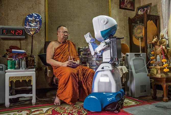 13-robot-aide-buddhist-monk-670