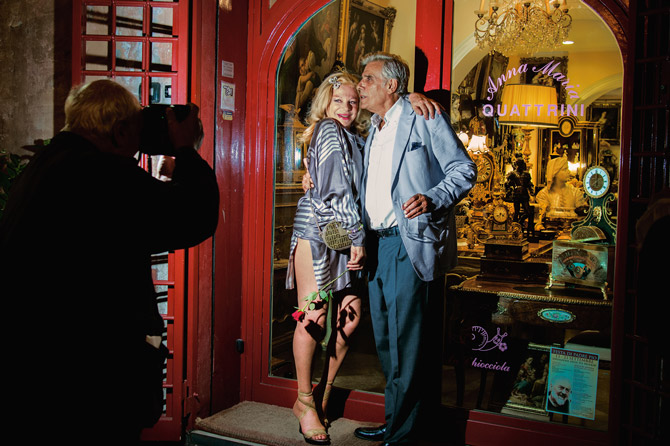 11-actress-sandra-milo-paparazzi-670