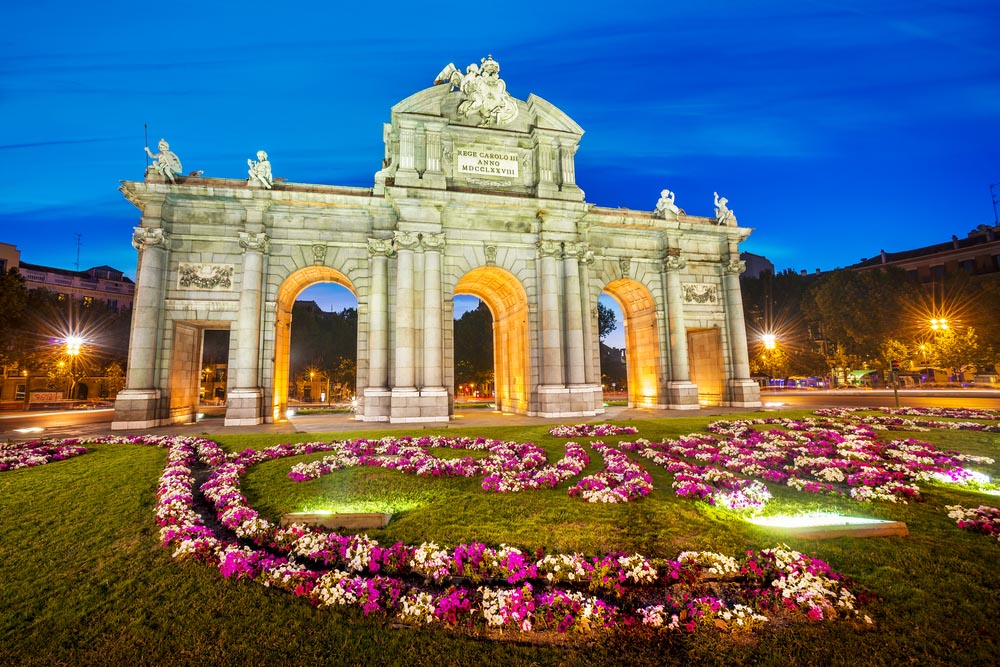 shutterstock_158117921_Madrid_Famous Puerta de Alcala